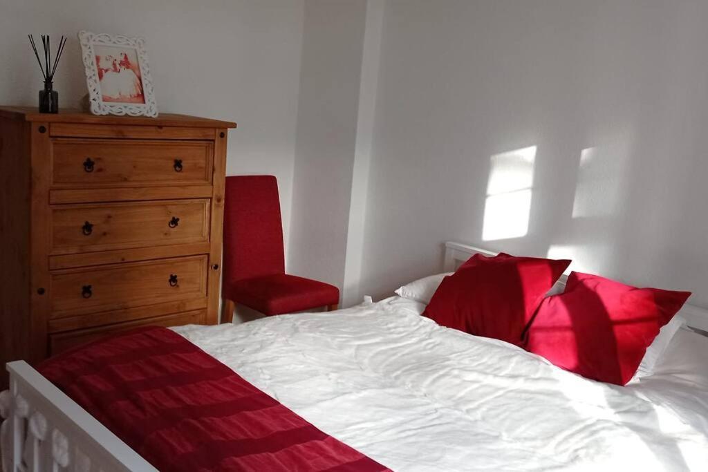 Sunny And Spacious Flat In Nw3 London Exterior photo